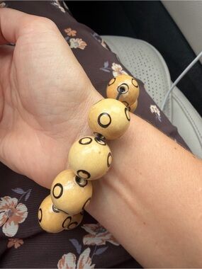 Vintage Beige Wood Bead Stretch Bracelet with Black Circle Accents